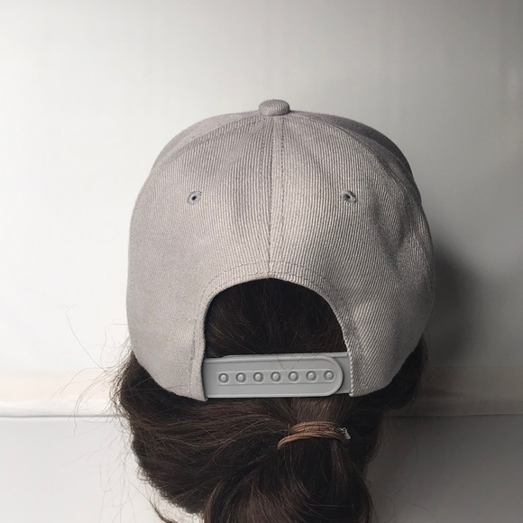 Liquid Assassins Gray Snap Back Fishing Cap Hat - Picture 2 of 3